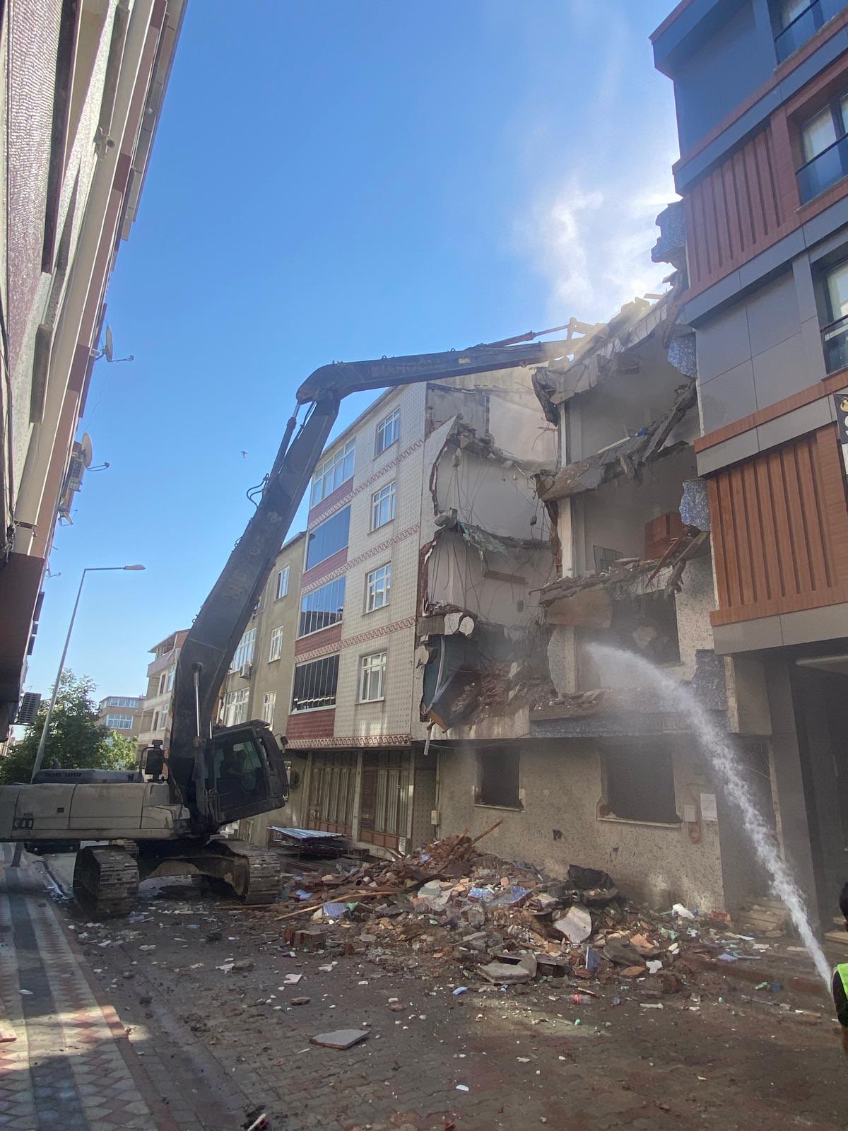 Sultangazi Çok Katlı Yıkım